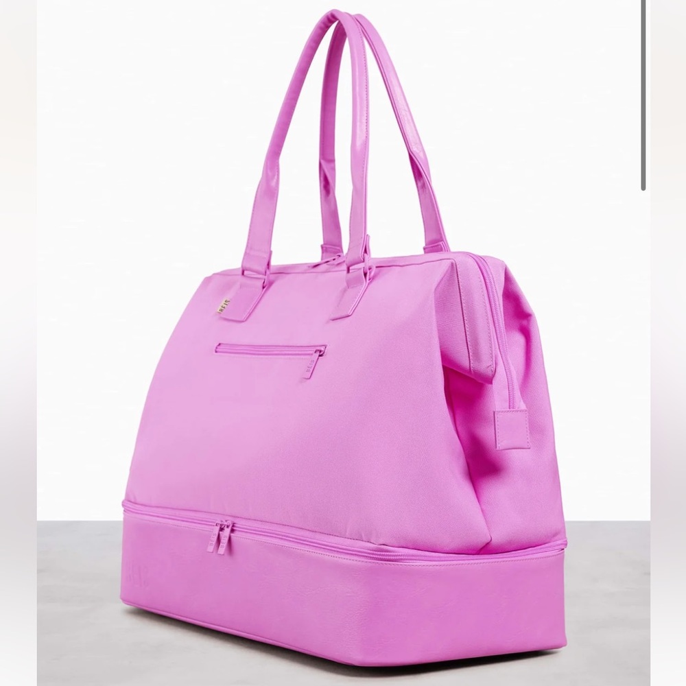 NWT Beis Weekender Bag Berry - Picture 3 of 8